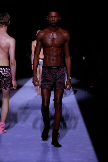 Tom Ford Fall 2018 Menswear  Том Форд осень зима 2018 коллекция Tom Ford TF неделя моды в Нью Йорке Мужские трусы Tom Ford  Mainstyles